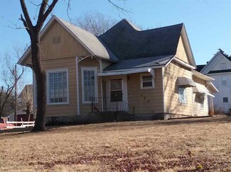 204 N School St, Eureka, KS 67045