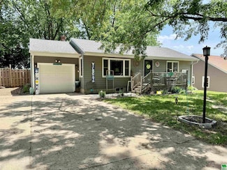 516 S 4th St, Moville, IA 51039