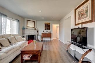 11956 Hatteras St, Valley Village, CA 91607