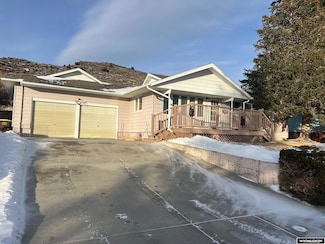 193 Los Altos Dr, Rawlins, WY 82301