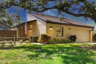 3919 Glen Oaks Manor Dr, Sarasota, FL 34232