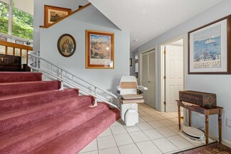 71 Heritage Dr Unit 71, Whitinsville, MA 01588