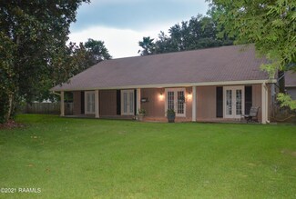 1005 Charles Dr, Broussard, LA 70518