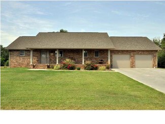 1225 N Broadway St, Kingman, KS 67068