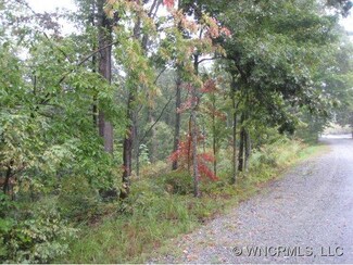 265 Holbert Cove Rd, Saluda, NC 28773