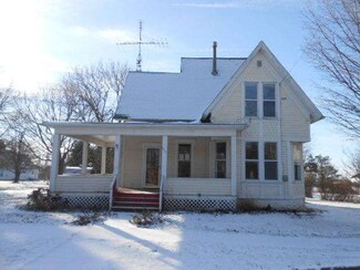 517 Park Ave, Paw Paw, IL 61353