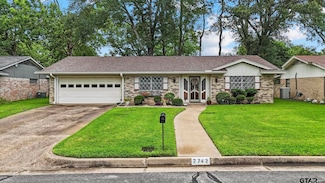 2742 Lisa Ln, Tyler, TX 75701