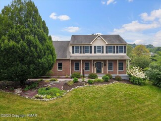 4002 Crest View Dr, Stroudsburg, PA 18360