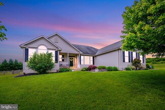 144 Samplers Ct, Hedgesville, WV 25427