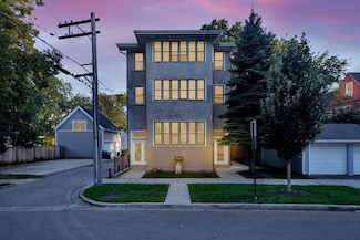 717 Randolph St, Oak Park, IL 60302