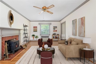 9 Pendleton St, Newport News, VA 23606