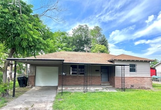 121 Anabel Ln, Houston, TX 77076