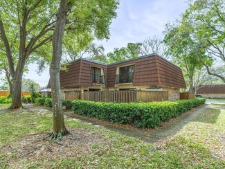 2749 5th Ct, Palm Harbor, FL 34684