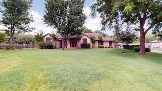 904 Cardinal Rd, Mansfield, TX 76063