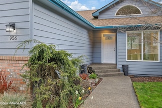 956 N Armstrong Dr, Coeur D'Alene, ID 83814