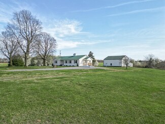 2771 Kinneys Rd, Cedar Hill, TN 37032