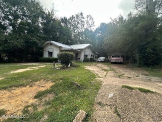 513 S 5th St, McComb, MS 39648