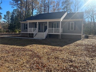 292 Black Gum Rd, West Point, VA 23181