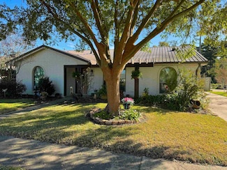 1300 Walnut Dr, Morgan City, LA 70380
