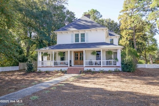 280 W Connecticut Ave, Southern Pines, NC 28387