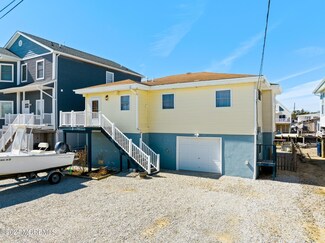3 Hatteras Ct, Little Egg Harbor Township, NJ 08087