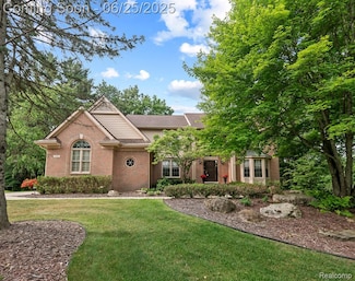 408 Indian Trail, Lake Orion, MI 48362