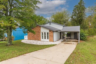 4 Crystal Lake Dr, Covington, KY 41017