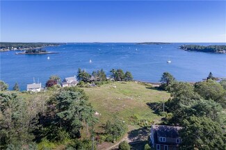 8 Hahn Cove Rd, Boothbay Harbor, ME 04538