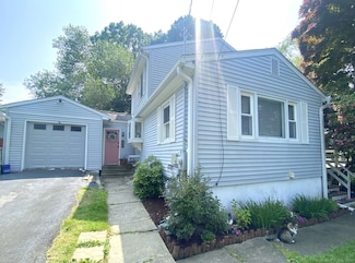 50 Howe St, Milford, CT 06460