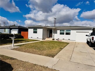 1041 Camden Place, Santa Ana, CA 92707
