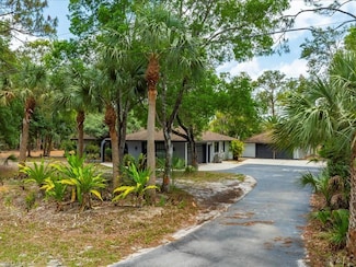 6940 Bottlebrush Ln, Naples, FL 34109