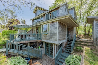 4 Holly Ln, West Harwich, MA 02671