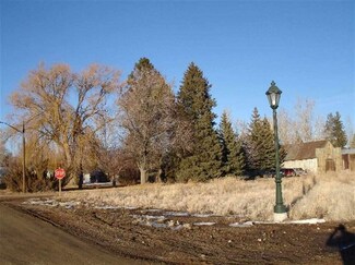 202 Garnet Ave E, Fairfield, ID 83327