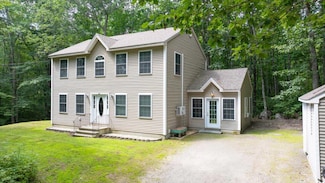 640 Webbs Mills Rd, Raymond, ME 04071