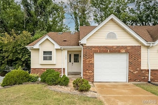 1307 Eagles Way Ct, Hazelwood, MO 63042