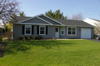 784 Portsmouth Dr, Island Lake, IL 60042