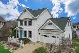 1600 Nakoma Ct, Waunakee, WI 53597