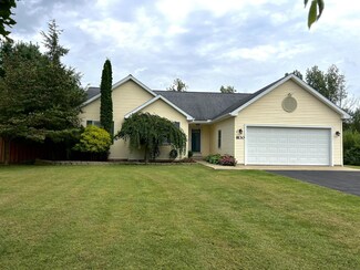 8130 N 27th St, Richland, MI 49083
