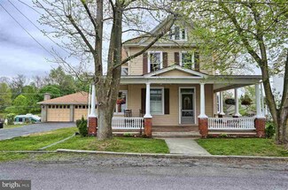 22 High St, Boiling Springs, PA 17007