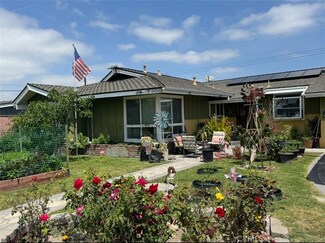 8921 Kennelly Ln, Anaheim, CA 92804