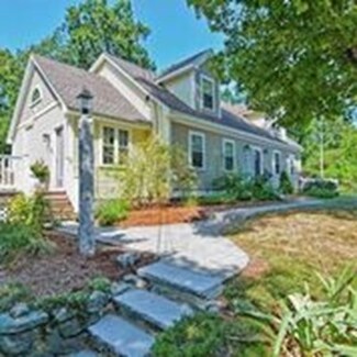 10 Charles Patten Dr, Sterling, MA 01564