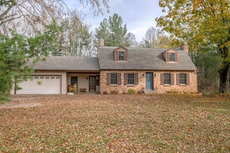 907 Willow Ridge Rd, Hudson, WI 54016