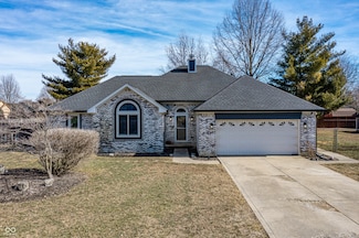 3661 S Eland Dr, New Palestine, IN 46163