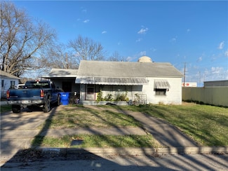 3825 N 20th St, Waco, TX 76708