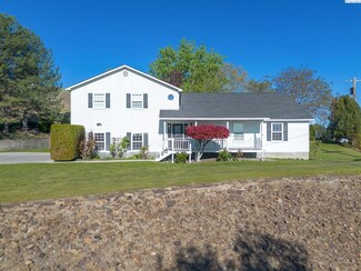 1103 S 38th Ave, West Richland, WA 99353
