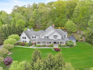 7 Ridgeview Cir, Armonk, NY 10504