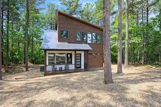 160 Bombardier Ln, Broken Bow, OK 74728