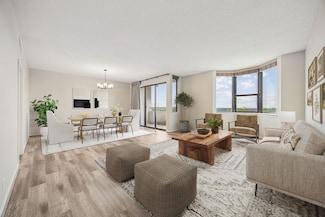 651 Bering Dr Unit 1405, Houston, TX 77057