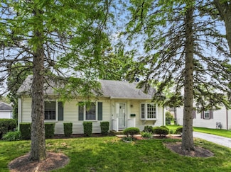 185 Mohawk Trail, Buffalo Grove, IL 60089