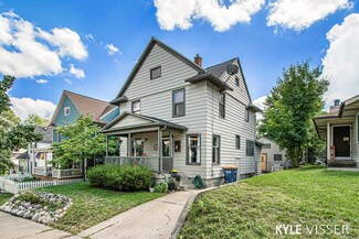 648 Crescent St NE, Grand Rapids, MI 49503